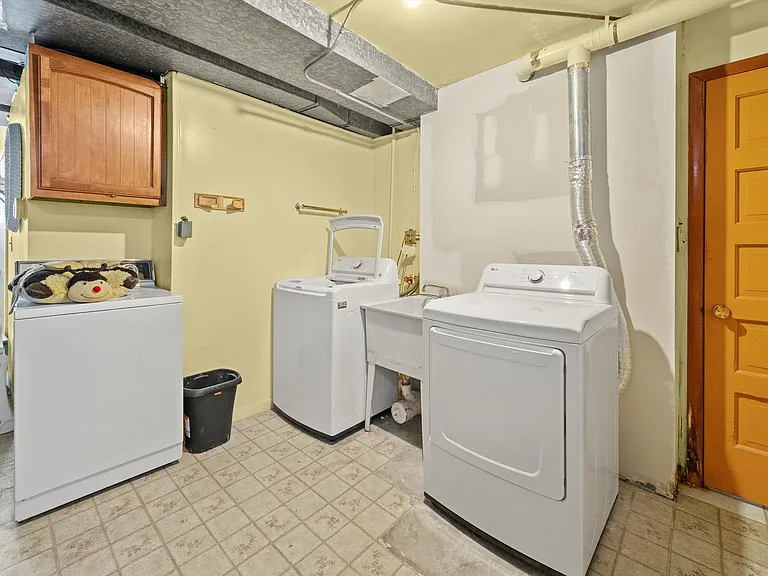 8819 N Wisner St #2 — Photo 10
