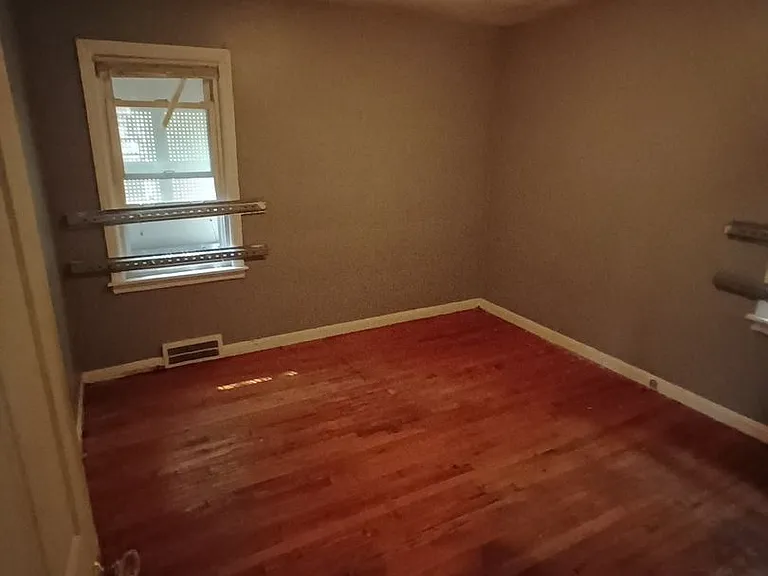 15421 Stout St — Photo 23