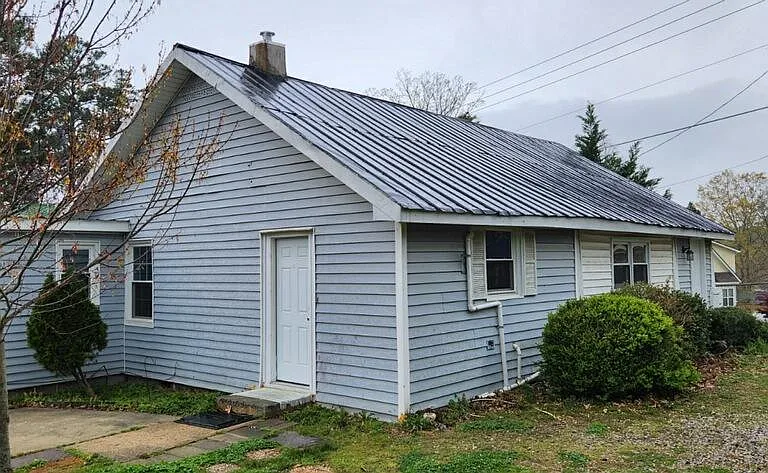 327 Lynch St — Photo 13
