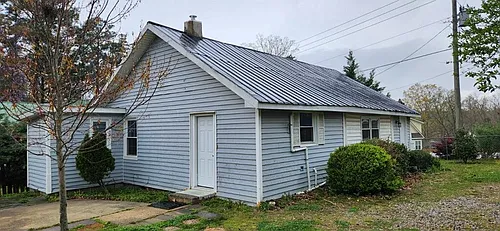 327 Lynch St Photo 1