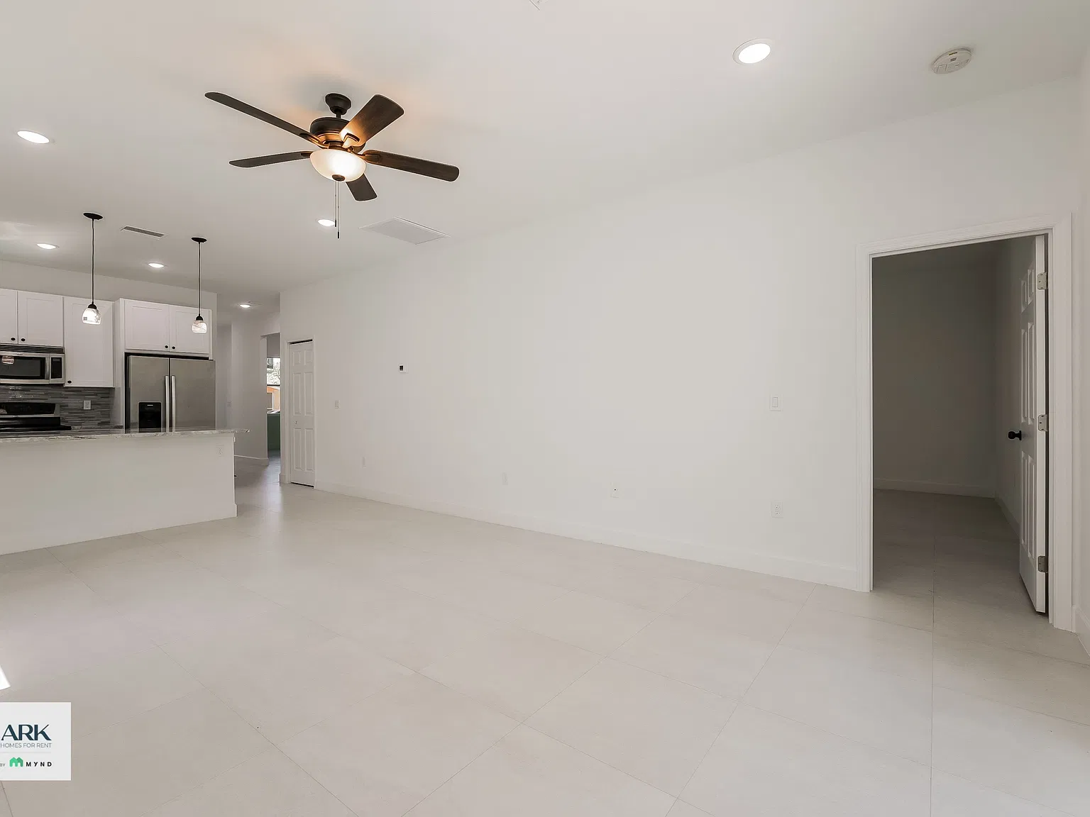 3 bed, 2.0 bath, 1207 sqft, $2,296 — Photo 2
