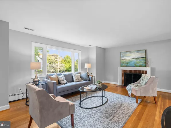 2306 Barbour Rd, Falls Church, VA 22043