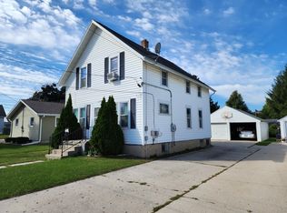 3106 School St, Two Rivers, WI 54241