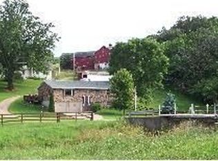 15800 Valley Rd, East Dubuque, IL 61025