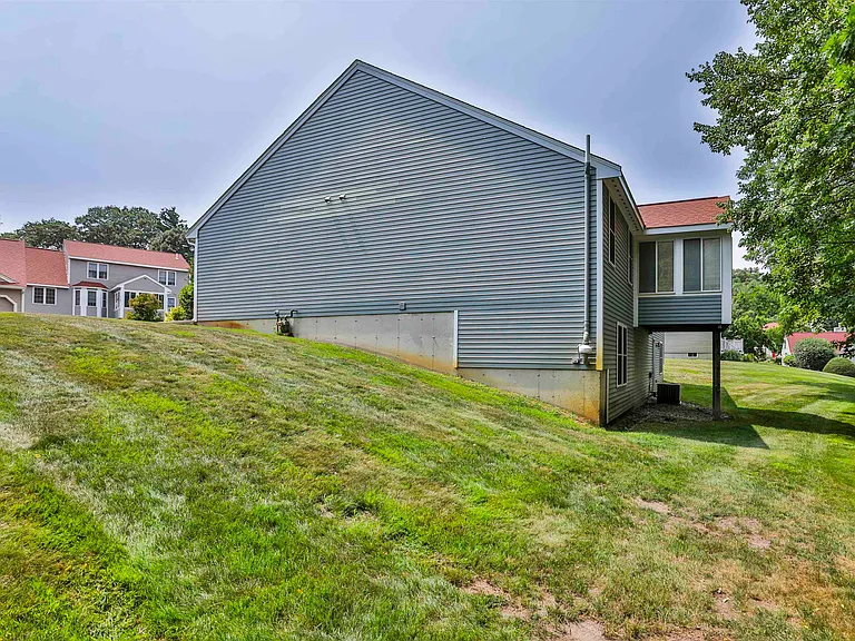 4 Myopia Ln — Photo 4