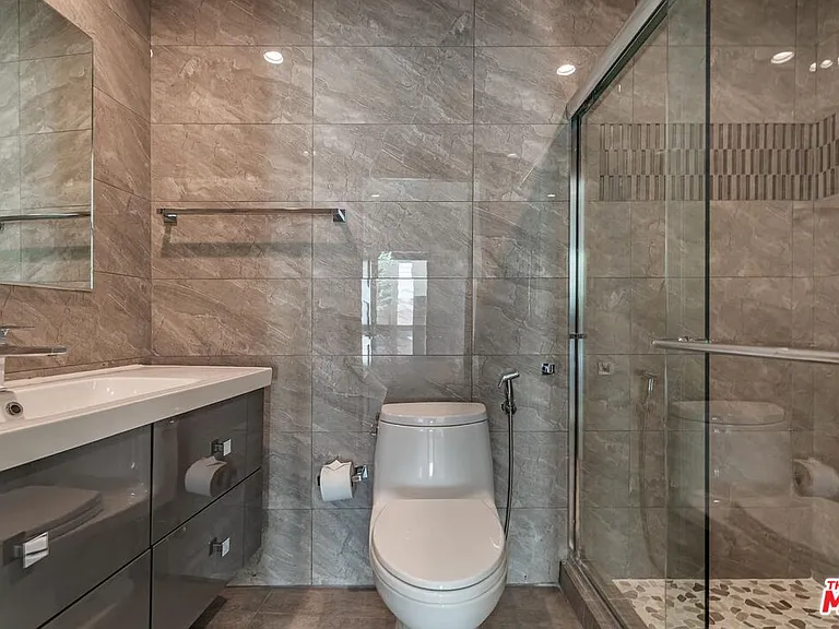 502 Evelyn Pl — Photo 28