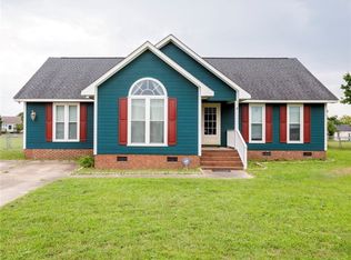 604 Torhunta Dr, Hope Mills, NC 28348