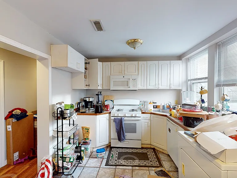 54 Kelly Rd #2L — Photo 6