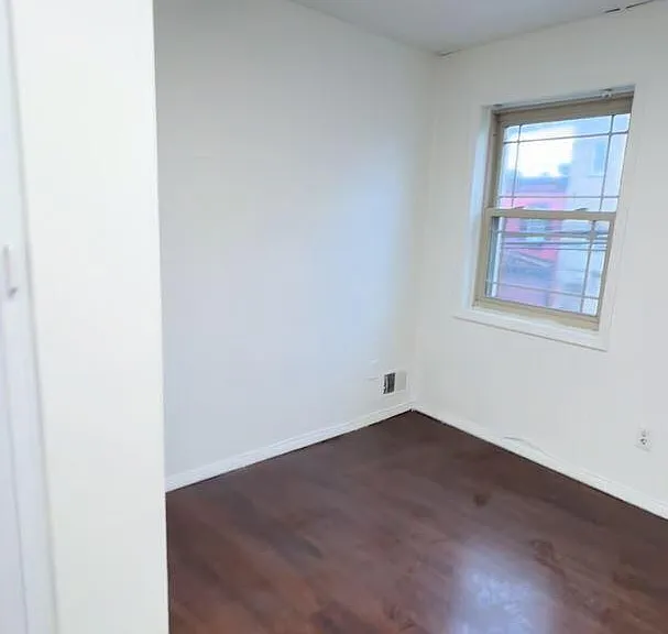 1255 Bay St #1 — Photo 8