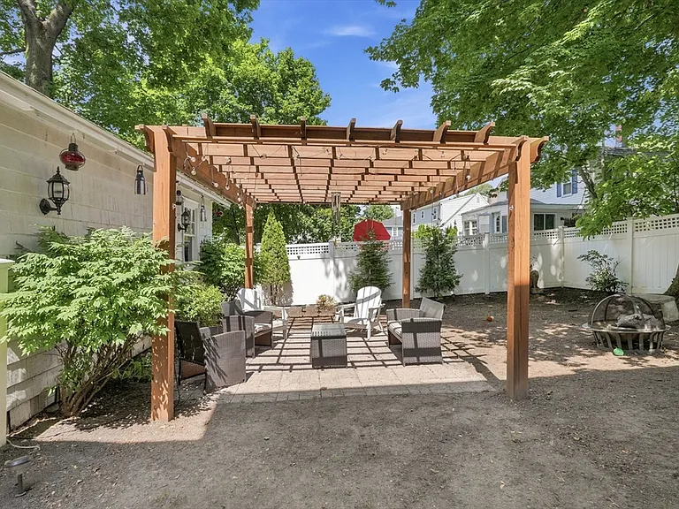 42 Norway Park — Photo 35