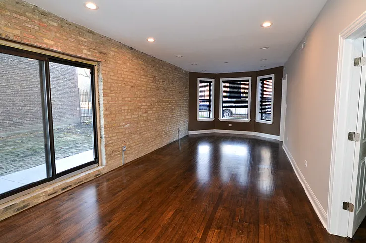 2019 N Hoyne Ave #2 — Photo 9
