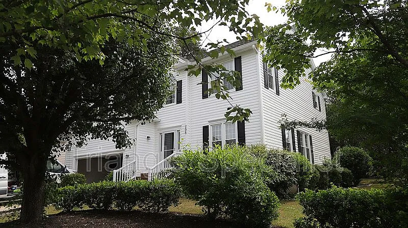 Building Photo - 205 Brook Creek Dr