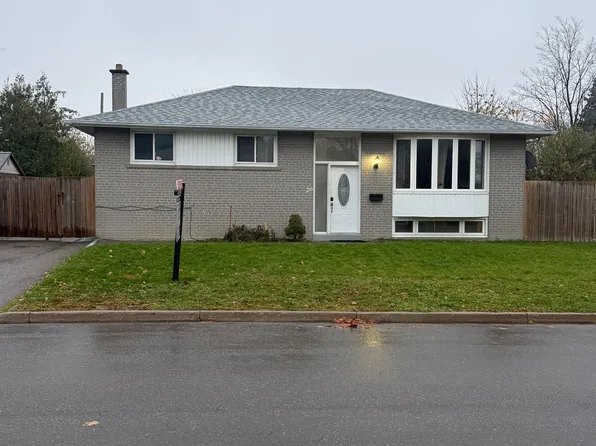 26 Alexandria Cres, Brampton, ON L6T 1N3