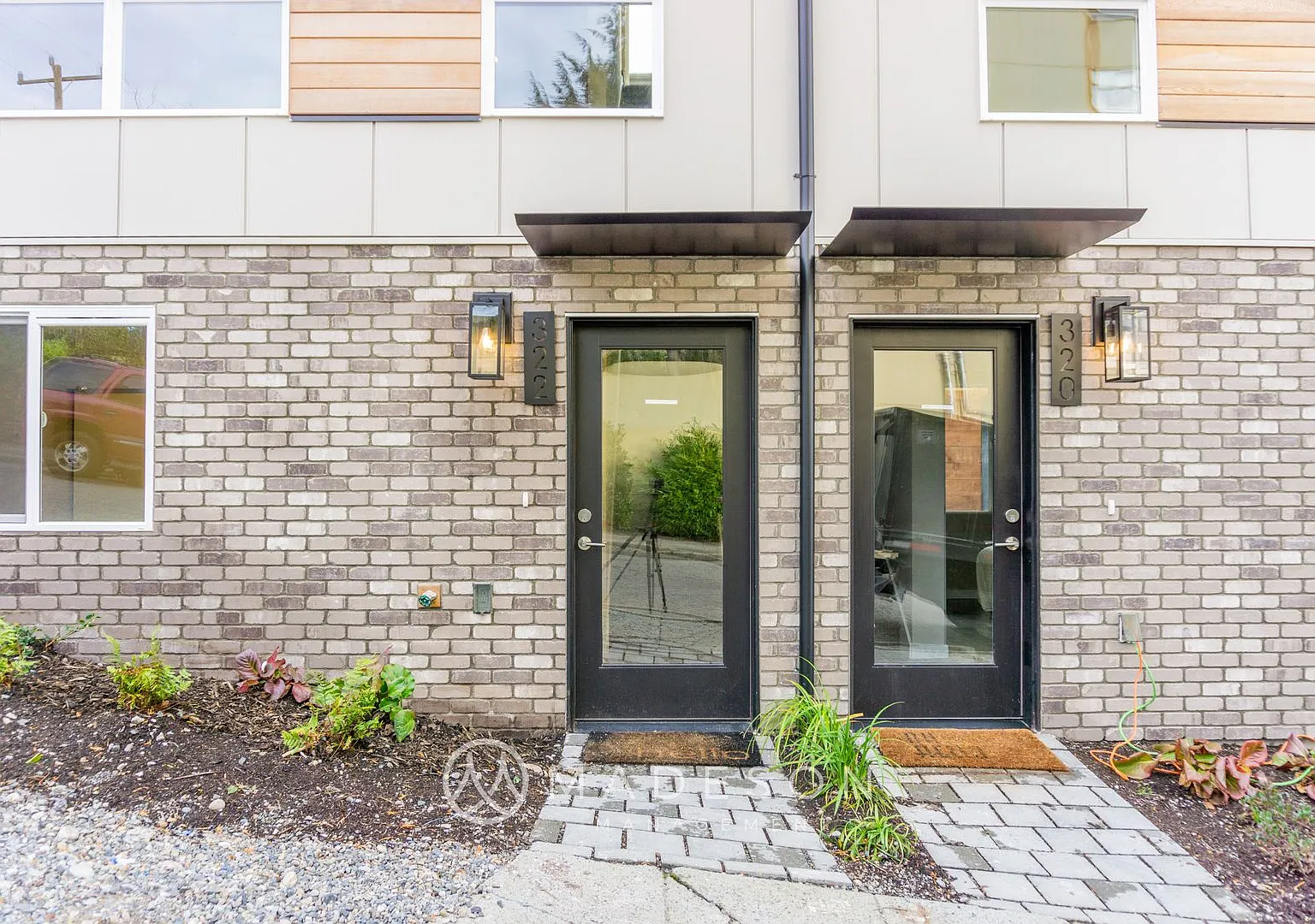 Incredible Water and Mountain Views - Woodland Park Townhouse — Photo 4