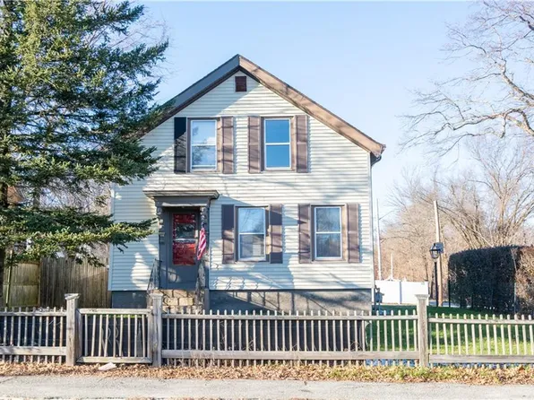 179 Walker St, Lincoln, RI 02865