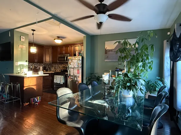 7131 69th Pl, Glendale, NY 11385