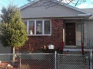 155 Petteys Ave, Providence, RI 02909