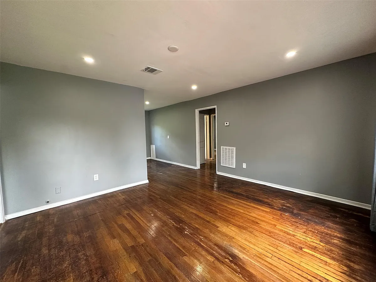 Building Photo - 8227 Saint Lo Rd