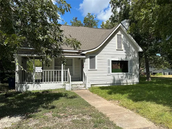1207 E Washington Ave, Navasota, TX 77868