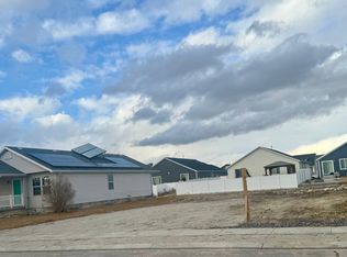 1817 E Juniper Dr, Eagle Mountain, UT 84005