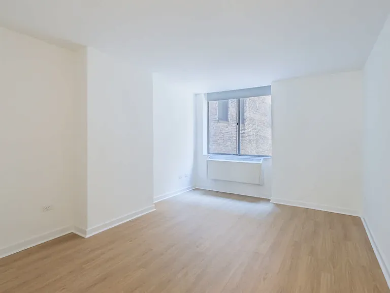 777 6th Ave #16F — Photo 36