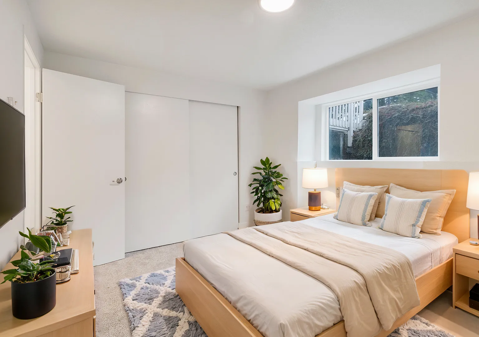 Oak Park Apartments — Photo 4