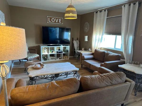 219 W Harmony Dr, Pueblo, CO 81007