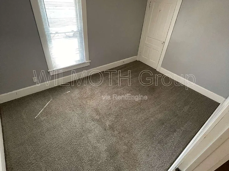 93 S 5th Ave — Photo 11