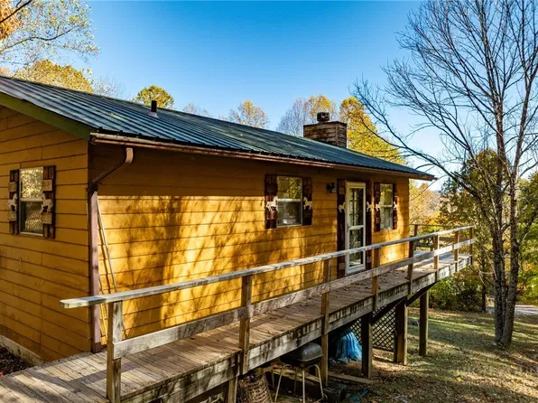 1365 Stone Mountain Road, Vilas, NC 28692