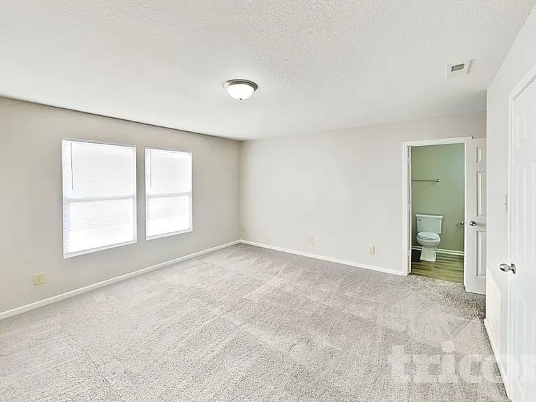 8039 Retreat Ln — Photo 6