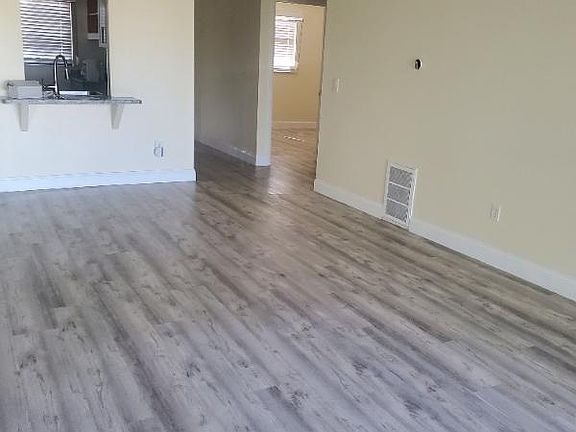 3rd image of 423 Cape Coral Pkwy W #101