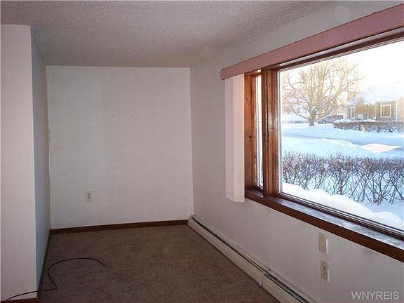 3rd image of 3587 James St