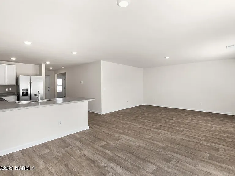 E Highcroft Dr — Photo 13