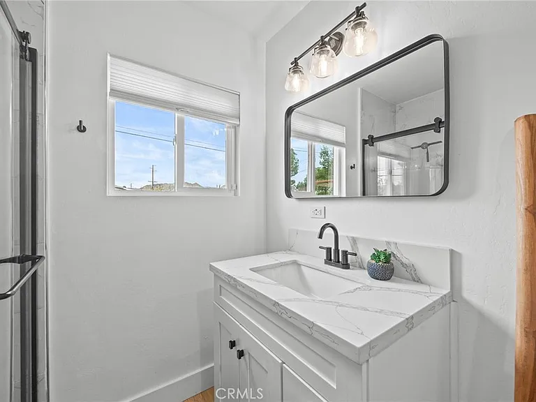55585 Onaga Trl — Photo 22