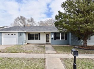 214 N Jefferson Ave, Pierre, SD 57501