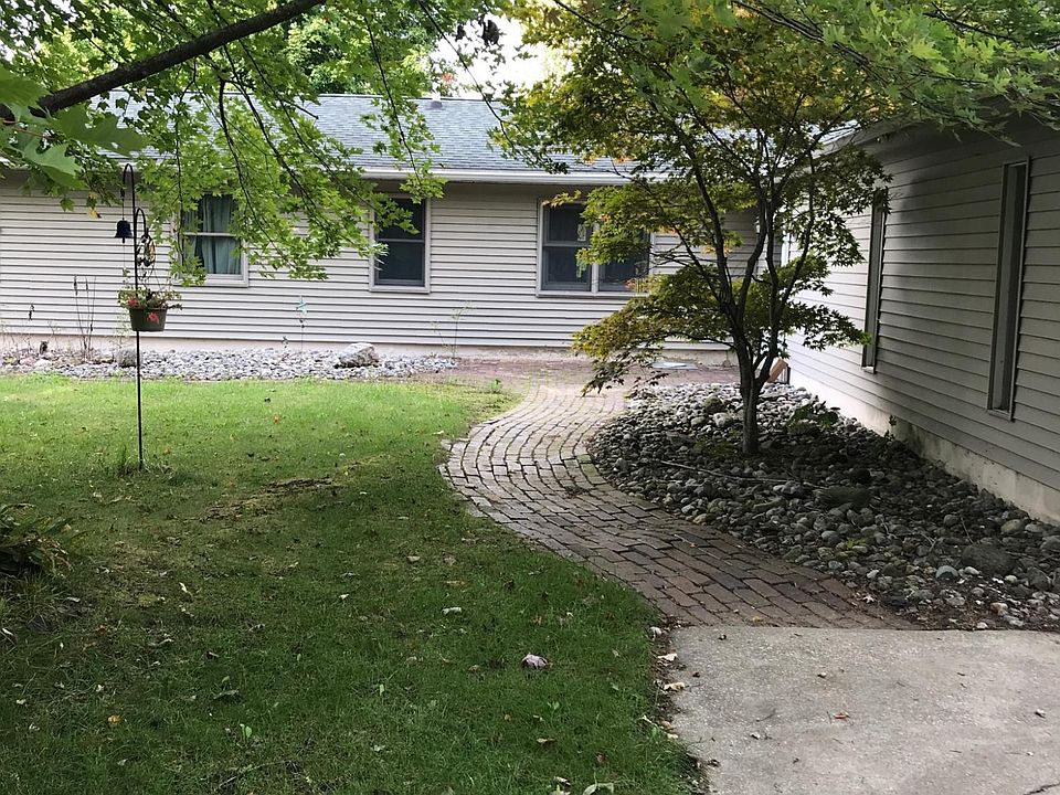 1st image of 1820 Lakewood Dr