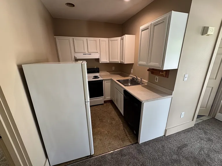 27 Civic St #6 — Photo 2
