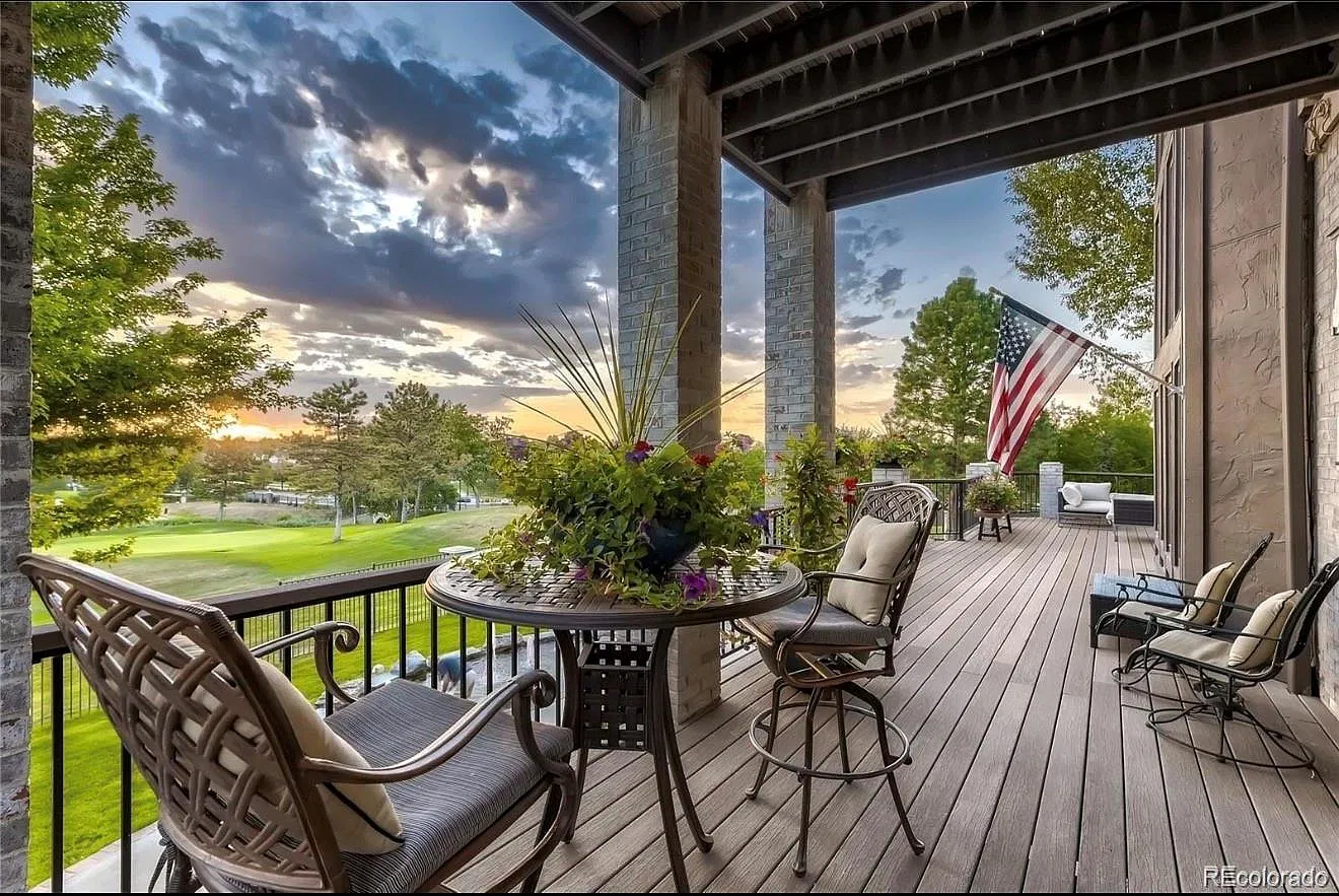 5 bed, 6.0 bath, 5951 sqft, $12,000 — Photo 3