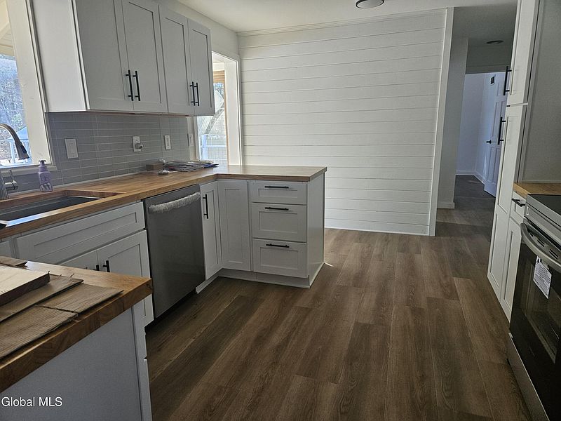 3rd image of 138 Willow Lane
