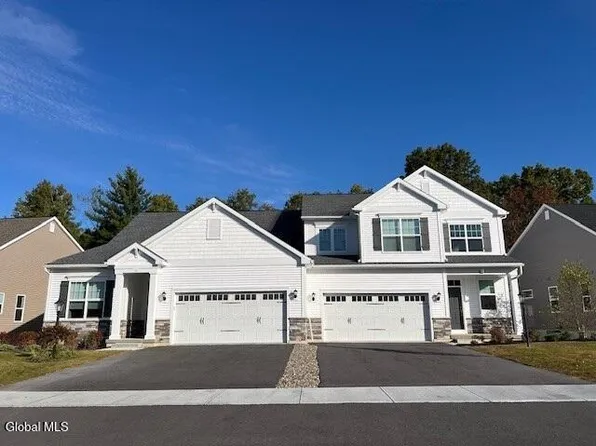 22 Daintree Drive, Saratoga Springs, NY 12866