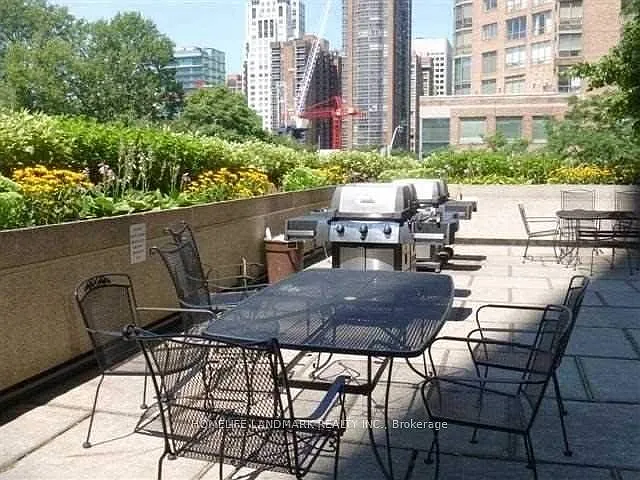 1001 Bay St #3303 — Photo 5