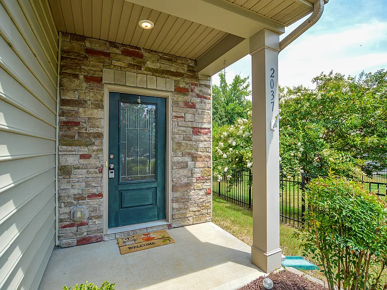 2037 Ice Lake Ct — Photo 6