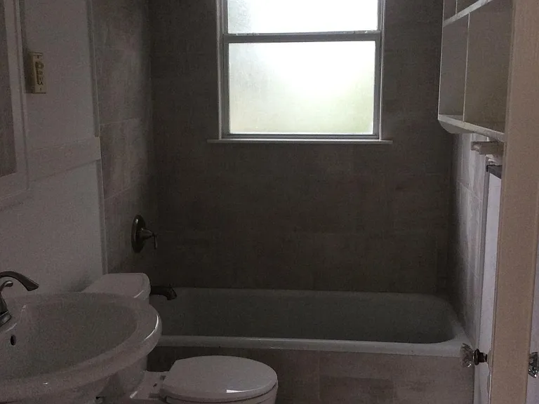 529 E Call St #B — Photo 6