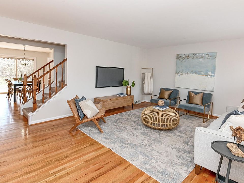 1st image of 48 Creekwood Sq