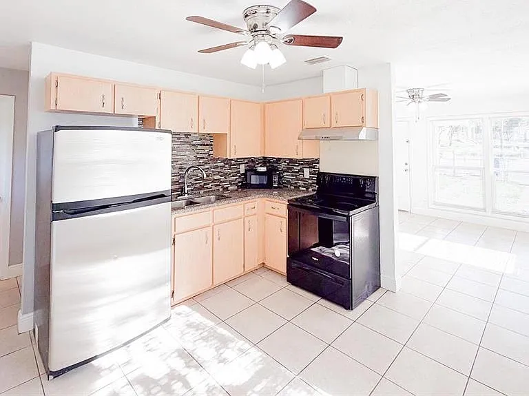 407 W Bella Vista St — Photo 5