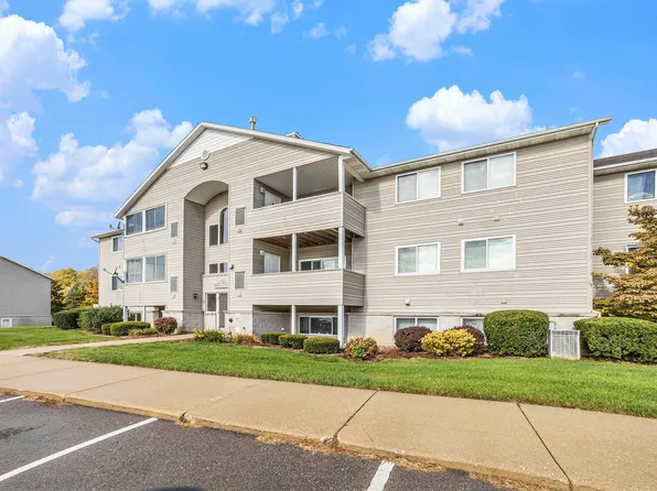 8410 N Jasonville Ct SE #71, Caledonia, MI 49316