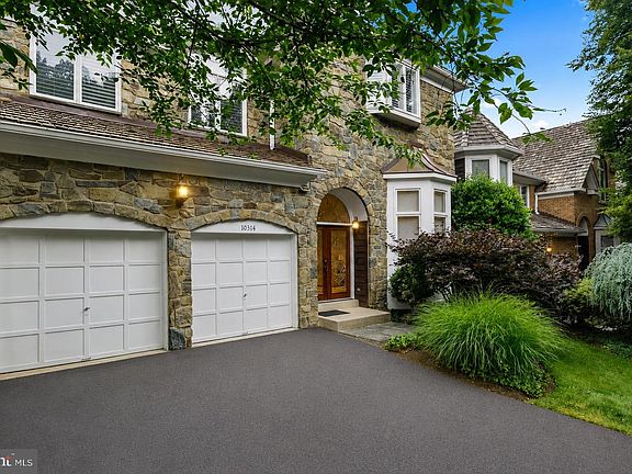 3rd image of 10314 Thornbush Ln