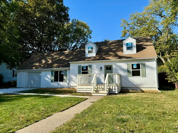 203 Flora Dr, Champaign, IL 61821