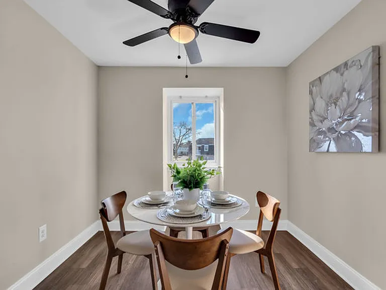 Chateau Apartments — Photo 6