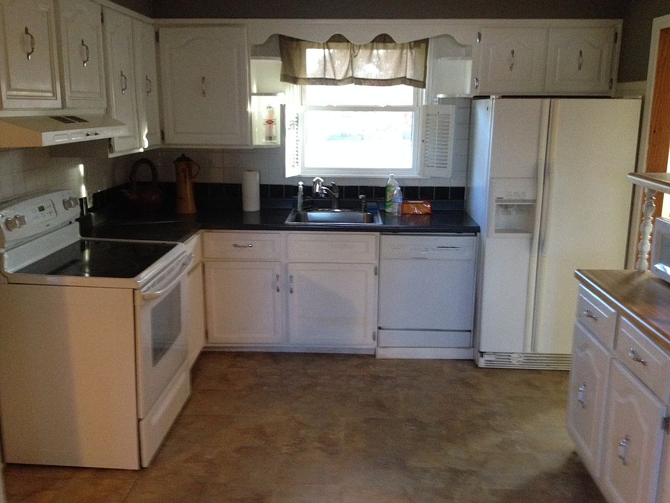 2nd image of 3205 Luwana Rd